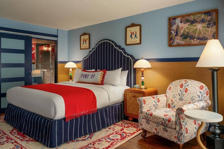 Room 10 of 36
