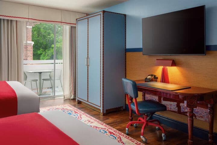 Room 9 of 36